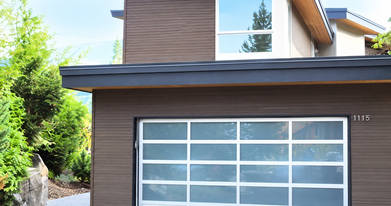 Cedar siding, Lake Crest Lane